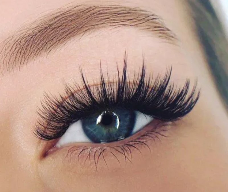 Wispy eyelash